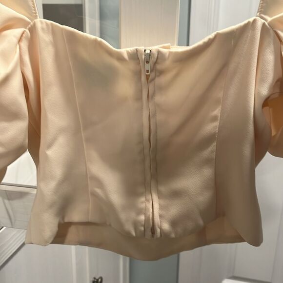 BOSKEMPER Cream Square Neck Sheer Sleeve Crop Top, Size XS - Picture 6 of 8